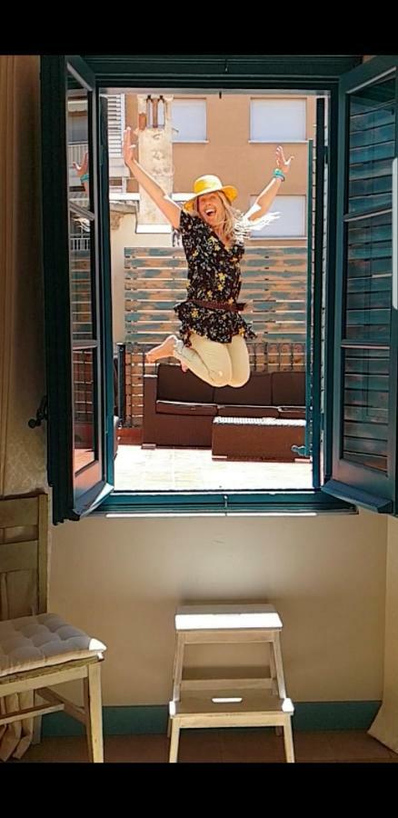 Hotel Hostal Chic Sant Feliu de Guíxols Buitenkant foto