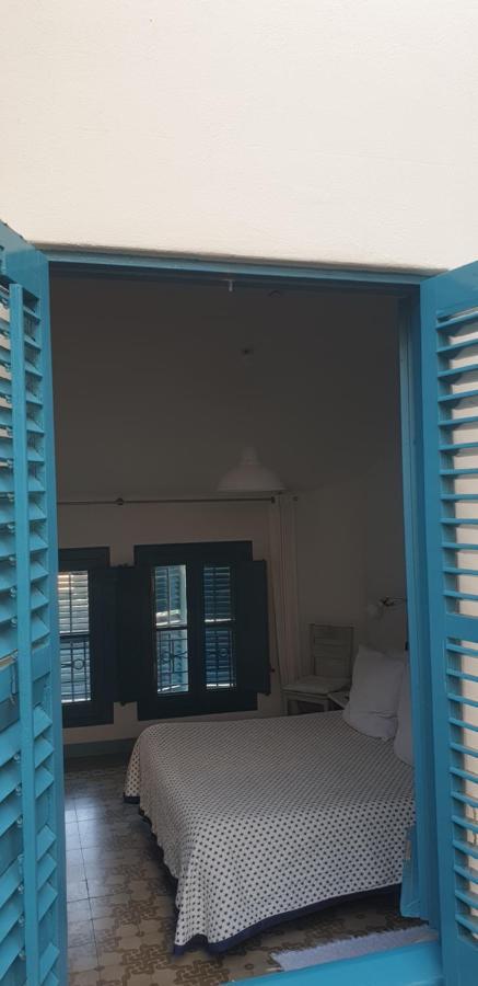 Hotel Hostal Chic Sant Feliu de Guíxols Buitenkant foto